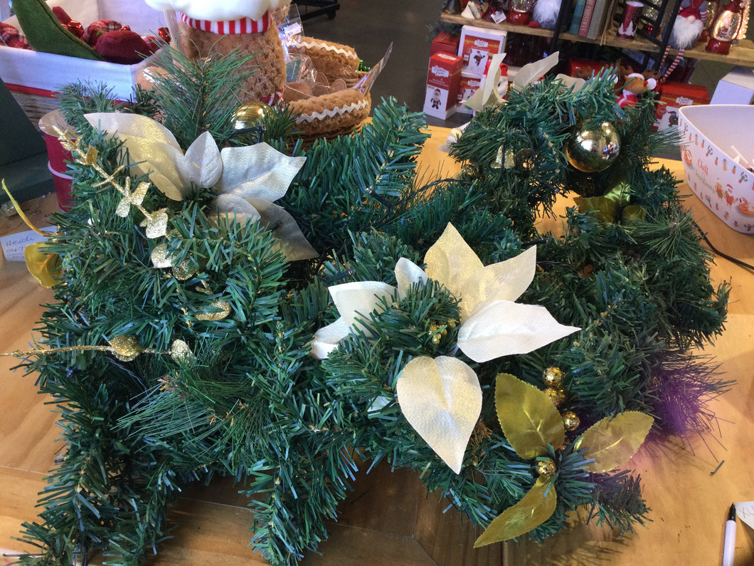 Light Up Garland with White Poinsettia 270cm